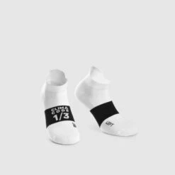 Assos Hot Summer Chaussettes -Vélo Pièces Magasin assos hot summer chaussettes socks p1360683 3 42457 2