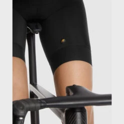 Assos UMA GTV Bib Short C2 Cuissard Femme 17 Assos UMA GTV Bib Short C2 Cuissard Femme -Vélo Pièces Magasin assos uma gtv bib short c2 cuissard femme bib pants 1210238 3 43002 7