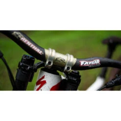 Renthal Fatbar DH Carbon 35MM 800MM Cintre 13 Renthal Fatbar DH Carbon 35MM 800MM Cintre -Vélo Pièces Magasin renthal fatbar dh carbon 35mm 800mm cintre cockpit m153 m154 3 39483 6